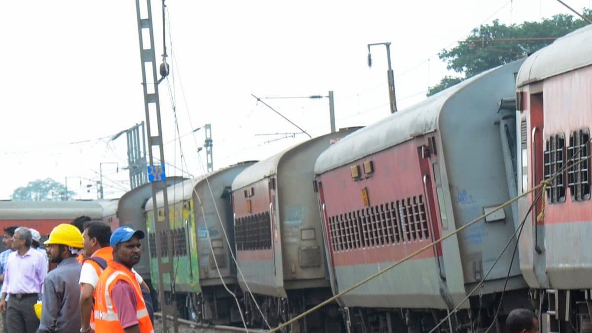 Mysuru-Darbhanga Bagmati Express Derailment: Technical Failure Blamed, Terror Ruled Out